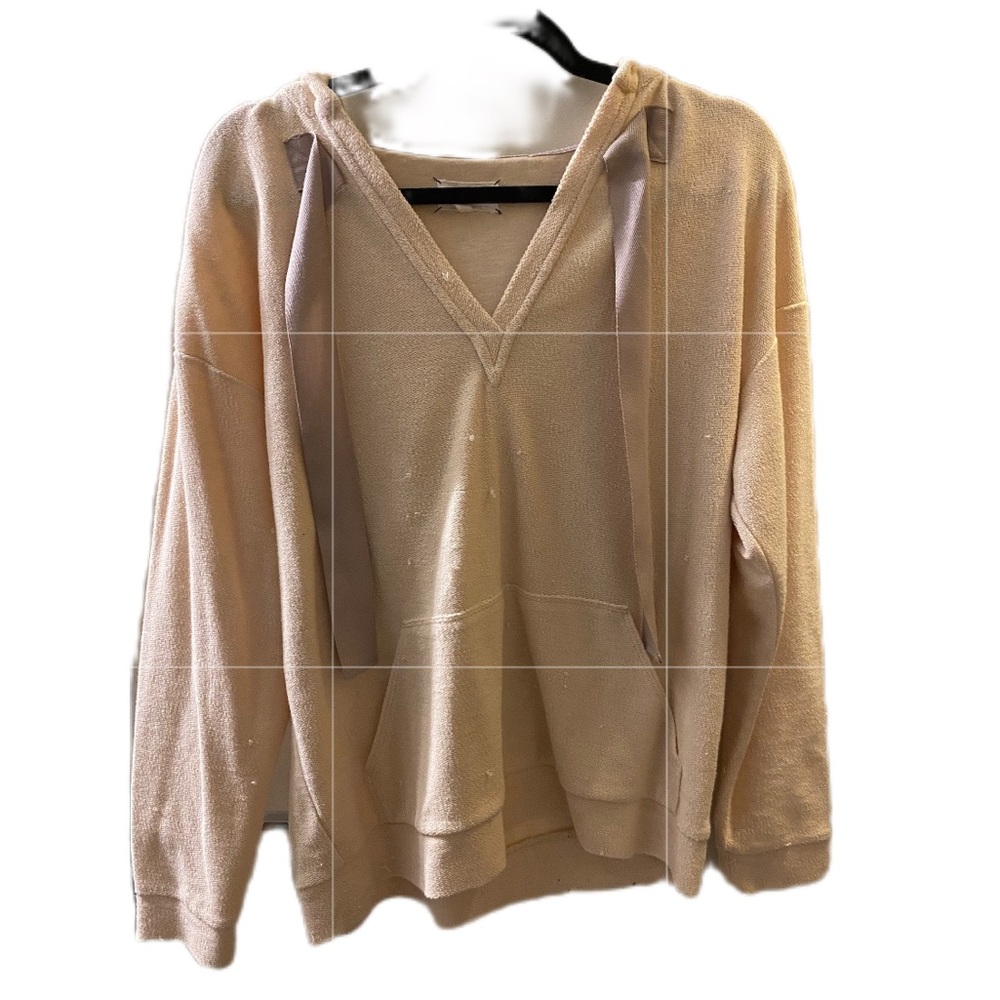 Lou @ Grey cream colored hoodie